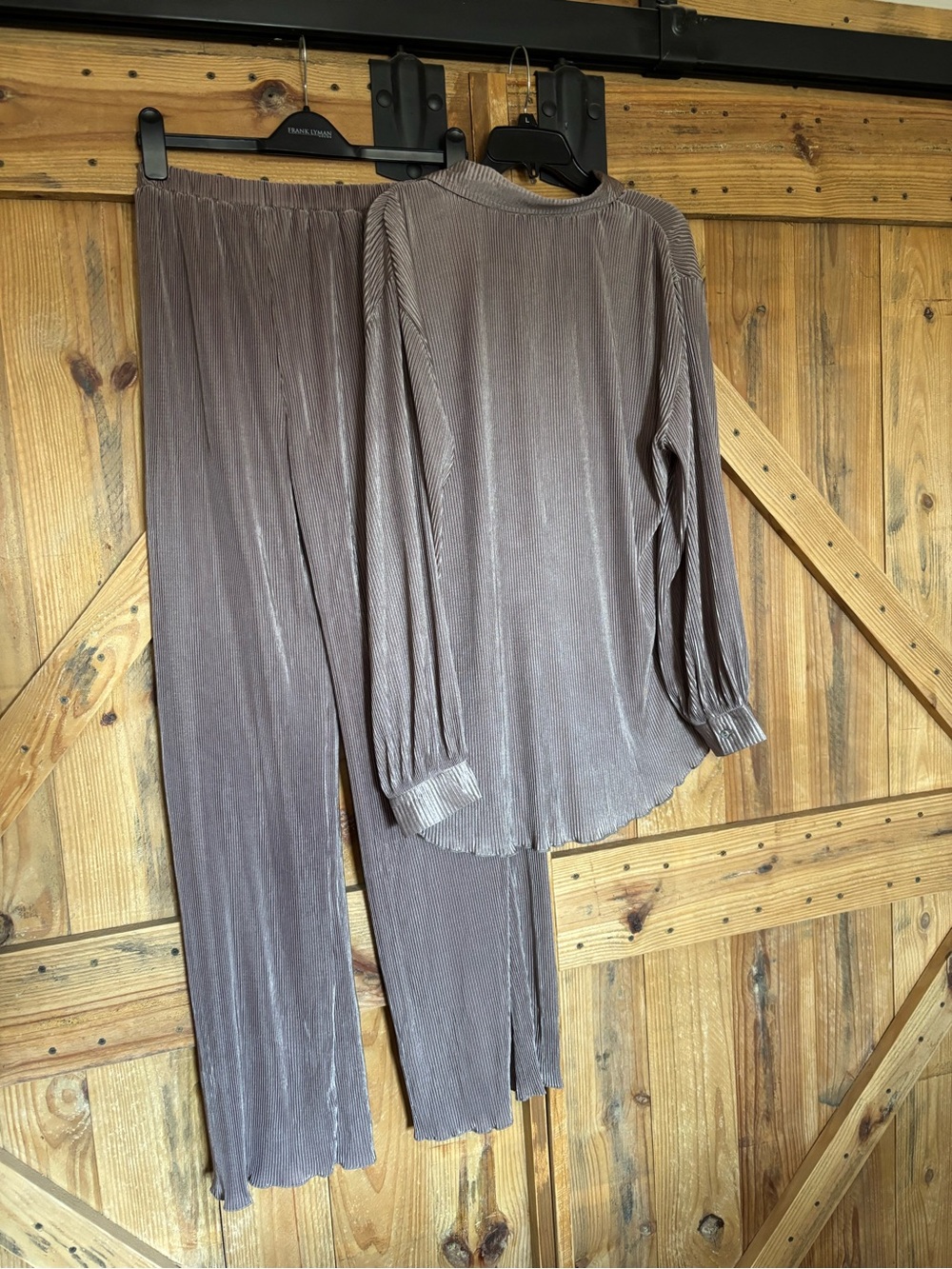 She + Sky Taupe Ribbed Long Sleeve Top & Pants Set